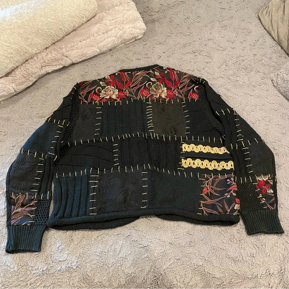 Vintage Sandy Starkman Patchwork Embroidered Sweater size M black/red/yellow - Picture 4 of 10